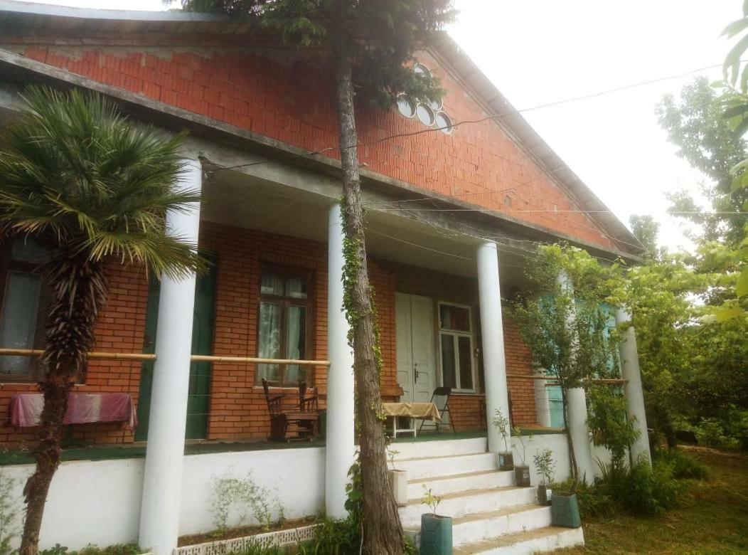 Guesthouse Eco Chakvi Buitenkant foto