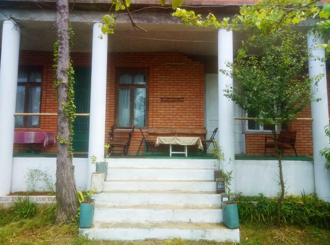 Guesthouse Eco Chakvi Buitenkant foto