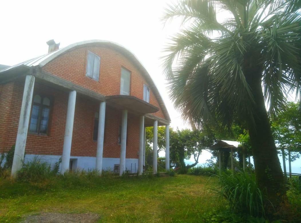 Guesthouse Eco Chakvi Buitenkant foto